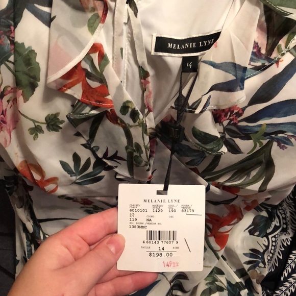 Flowy dress - Picture 2 of 2